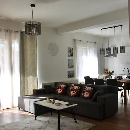 La Plazza Villa Dugopolje